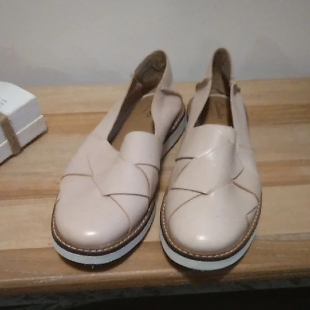 Clarks Women's Light Pink Flats